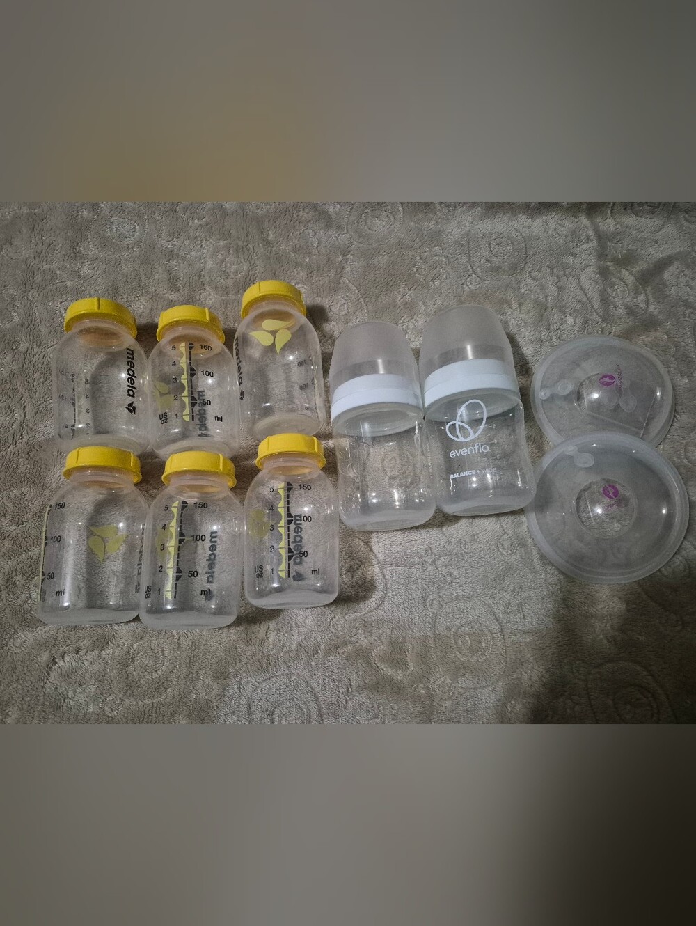 Containers for storing breast milk and bottles, evenflo.